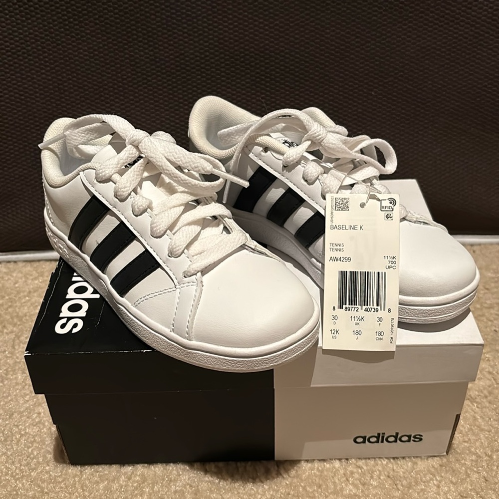 NWT Adidas Baseline K youth size 12